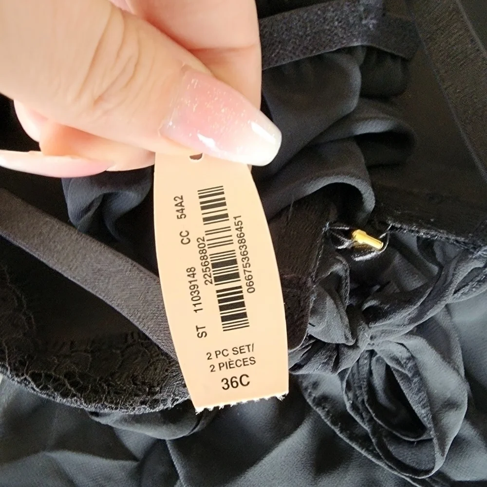 Victoria's Secret Women's Black Open Front Lingerie Size 36 C.